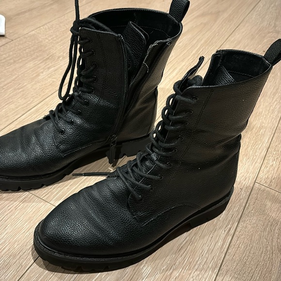 Shoes - Black zip up combat boots
